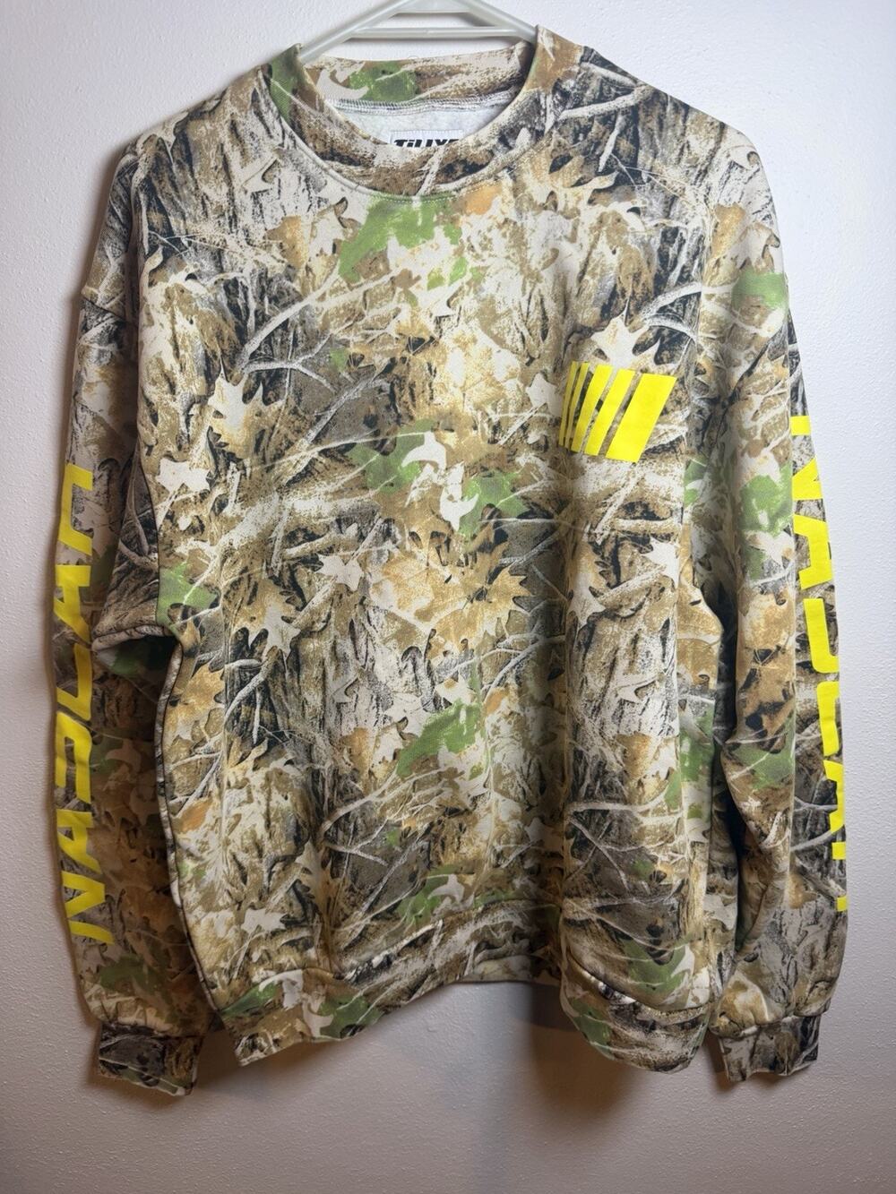 NWT Men’s M Tillys x NASCAR Woodland Camo Crewneck Sweatshirt Long Sleeve